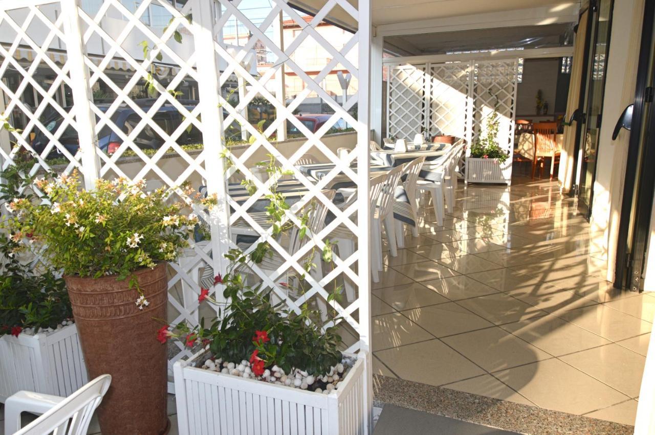 Hotel Karin Marebello Exterior foto
